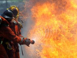 Kebakaran Hebat Landa Tiga Rumah di Kebon Kopi, Kota Bogor
