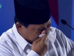 Prabowo Nangis Saat Umumkan Kenaikan Gaji Guru pada 2025