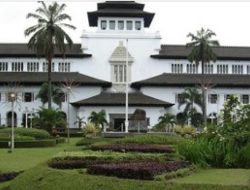Menelusuri Sejarah Gedung Sate dan Keunikan Arsitekturnya