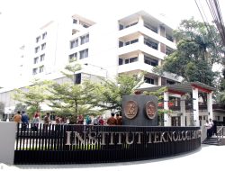 Alumni ITB Diharapkan Bisa Adaptif dengan Perubahan Zaman