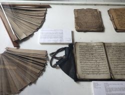 Bahasa Jawa Kuno dan Naskah Sunda Dalam Politik dan Budaya