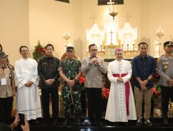 Bersama Wamendagri, Bey Machmudin Tinjau Malam Misa Natal di Kota Bandung