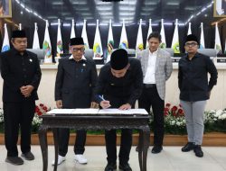 Seluruh Fraksi Satu Suara Sepakati Rancangan Peraturan DPRD  