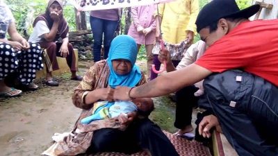 Tradisi Nenjrag Bumi Khas Jawa Barat: Anyaman Hubungan Manusa (1)
