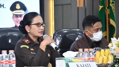 Kajati Jabar Kunjungi Kejari, Tinjau Lokasi Banjir Desa Karangligar Karawang