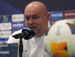 Imbang Lawan Persija, Hodak Keluhkan Kinerja Pengadil Lapangan