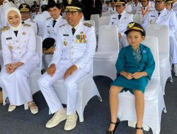 Dilantik Jadi Gubernur Jabar, Dedi Mulyadi Didampingi Ketua PKK Paling Imut se-Indonesia