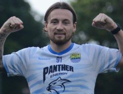 Duel Klasik Persib Bandung vs PSM Makassar, Laga Emosional Marc Klok