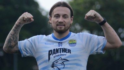 Duel Klasik Persib Bandung vs PSM Makassar, Laga Emosional Marc Klok