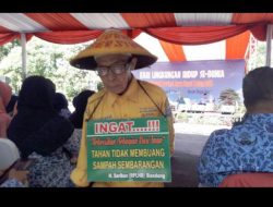 Sariban Pejuang Kebersihan Kota Bandung, Dedi Mulyadi Santuni Rp 100 Juta untuk Keluarga Almarhum