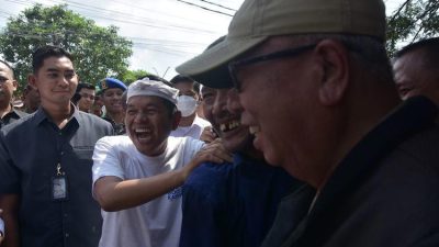 Gubernur Jabar Bongkar Bangunan Liar, Kades yang Marah Berubah Setuju