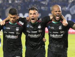 Persib Bandung Vs Persik Kediri: Dua Pilar Asing Pangeran Biru Ancaman Bagi Macan Putih