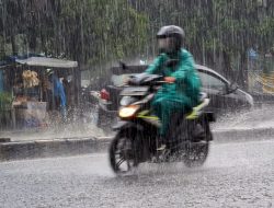 Waspadai Dampak Bibit Siklon 91S, Potensi Hujan Lebat dan Gelombang Tinggi di Jabar