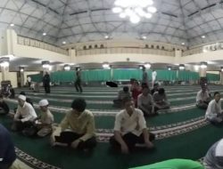 Masjid Agung Cimahi Sediakan Ratusan Takjil Gratis Selama Ramadhan 1446 Hijriah