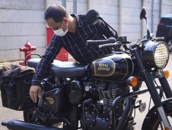 Setelah Disita, KPK Pamerkan Motor Royal Enfield Hitam Milik Ridwan Kamil  