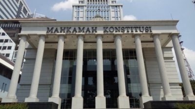 MK Perintahkan Pemerintah Gratiskan SD-SMP Negeri dan Swasta