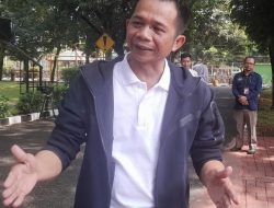 Saepul Bahri, Bupati Purwakarta, Ngagaduhan SK Meuli Tanah Pikeun Orang Tua Siswa di Barak