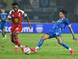 Liga 1 2024-2025:  Persib Bandung Vs Barito Putera Berakhir 1-1 karena Gol Bunuh Diri