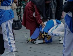 Ratusan Siswa Program Pendidikan Karakter Gapura Panca Waluya Bersimpuh DiHadapan Orang Tua