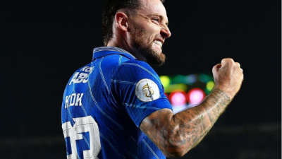 Liga 1 2024-2025: Persib Bandung Ukir Sejarah, Marc Klok Akui Klub Ini Luar Biasa