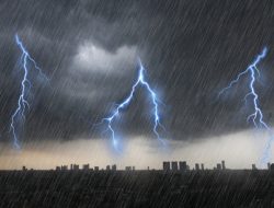 BMKG Peringatkan Potensi Cuaca Ekstrem di Jawa Barat Saat Peralihan Musim