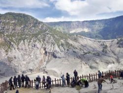 Pengunjung Gunung Tangkubanparahu Tak Terpengaruh Kegempaan, Puncak Kunjungan Diprediksi Sabtu