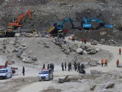 Imbas Longsor Gunung Kuda Cirebon,  Dedi Mulyadi Bakal Tutup 10 Tambang Besar di Jabar    