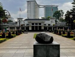 Wali Kota Bandung Farhan Pastikan Tidak Ada Kenaikan PBB di Kota Bandung