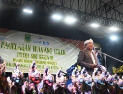 Gelaran Wayang Golek Giri Harja III Di Desa Kertawana, Bupati Dian Beri Kado Untuk Warga