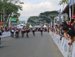 Hari Kedua Tour de Linggarjati 2025, Penonton Antusias Nikmati Aksi Balap Sepeda