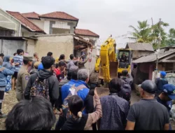 Temui Warga Situ Ciburuy, Dedi Mulyadi Janjikan Kontrakan Setahun hingga Rumah