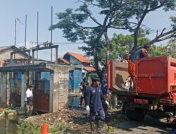 World Clean Up Day, DLH Angkut Puluhan Ton Sampah di Karangbahagia