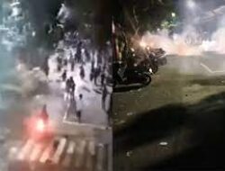 Polda Jabar Sebut Kelompok Anarko Membenturkan Polisi Vs Mahasiswa di Sekitar Unisba