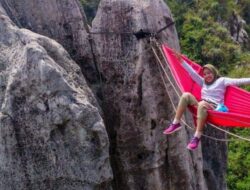 Melarikan Diri dari Kebisingan Kota, Cari Ketenangan di Tebing Masigit Bandung Barat