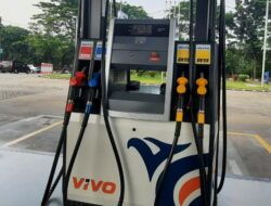 Harga BBM di SPBU BP dan Vivo Naik, Kendaraan Antre di SPBU Kota Bandung