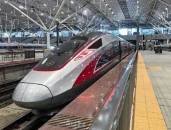 Menkeu Purbaya tak Mau Bayar Utang Kereta Cepat Whoosh Pakai APBN