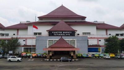 Bupati Tasikmalaya Sindir Dedi Mulyadi Soal Bangunan SD yang Rusak