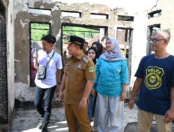 Rumah Warga Karangkamulyan Kebakaran, Bupati Dian Tinjau dan Serahkan Bantuan