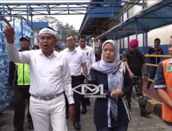Bila Pakai Truk, Gubernur Jabar Dedi Mulyadi Ancam Tak Perpanjang Izin Aqua