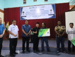 Lindungi 3.247 Pekerja Rentan, Bupati Dian Serahkan Kartu BPJS Ketenagakerjaan
