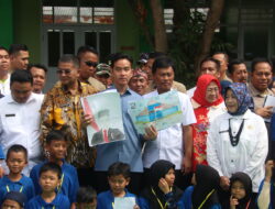 Wali Kota Cirebon Dampingi Wapres Gibran Tinjau Harga Kebutuhan Pokok, Sekolah Rakyat, dan Cek Kesehatan Gratis