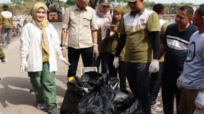 Aksi Bersih dan Tanam Pohon, Pemkot Cirebon Perkuat Pengelolaan Sampah dari Hulu ke Hilir