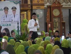 Wakil Bupati Cianjur Bersama Jamaah Penuhi Masjid Agung