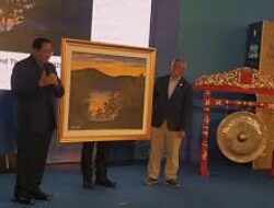 SBY Sumbangkan Lukisan “Tangkuban Parahu” untuk Dana Lestari ITB