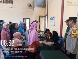 Sinergitas TNI-Polri Dampingi Pembagian BLT Kesra Desa Kondangsari