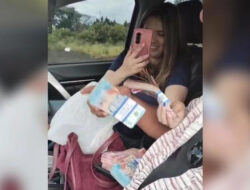 Dedi Mulyadi Sindir Istri Kades Rengasjajar Pamer Uang Gepokan, Pekerja Diupah Rendah