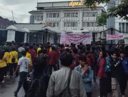 Mahasiswa Bandung Geruduk DPRD Jabar, Desak Revisi KUHAP Dicabut