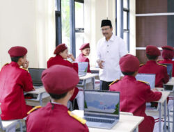 Mensos Gus Ipul Antusias Lihat Bakat Siswa SRMA 14 Bandung Barat