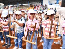 Memainkan Angklung, Merawat Kekayaan Jawa Barat