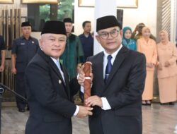 Uu Kusmana Dilantik Jadi Sekda Kuningan, Bupati: Jadilah Dirigen Pembangunan